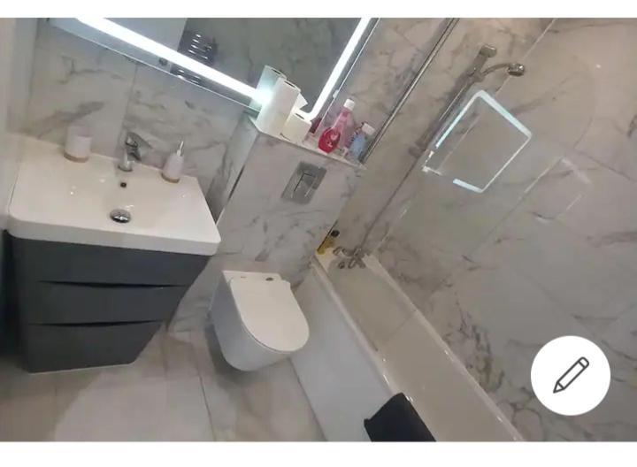 Lovely 2-Bedrooms With Free Parking Canvey Island Eksteriør billede