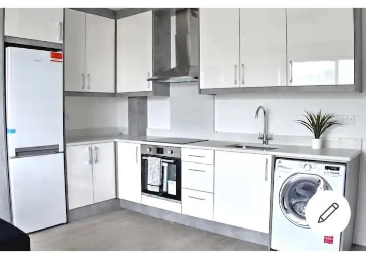 Lovely 2-Bedrooms With Free Parking Canvey Island Eksteriør billede